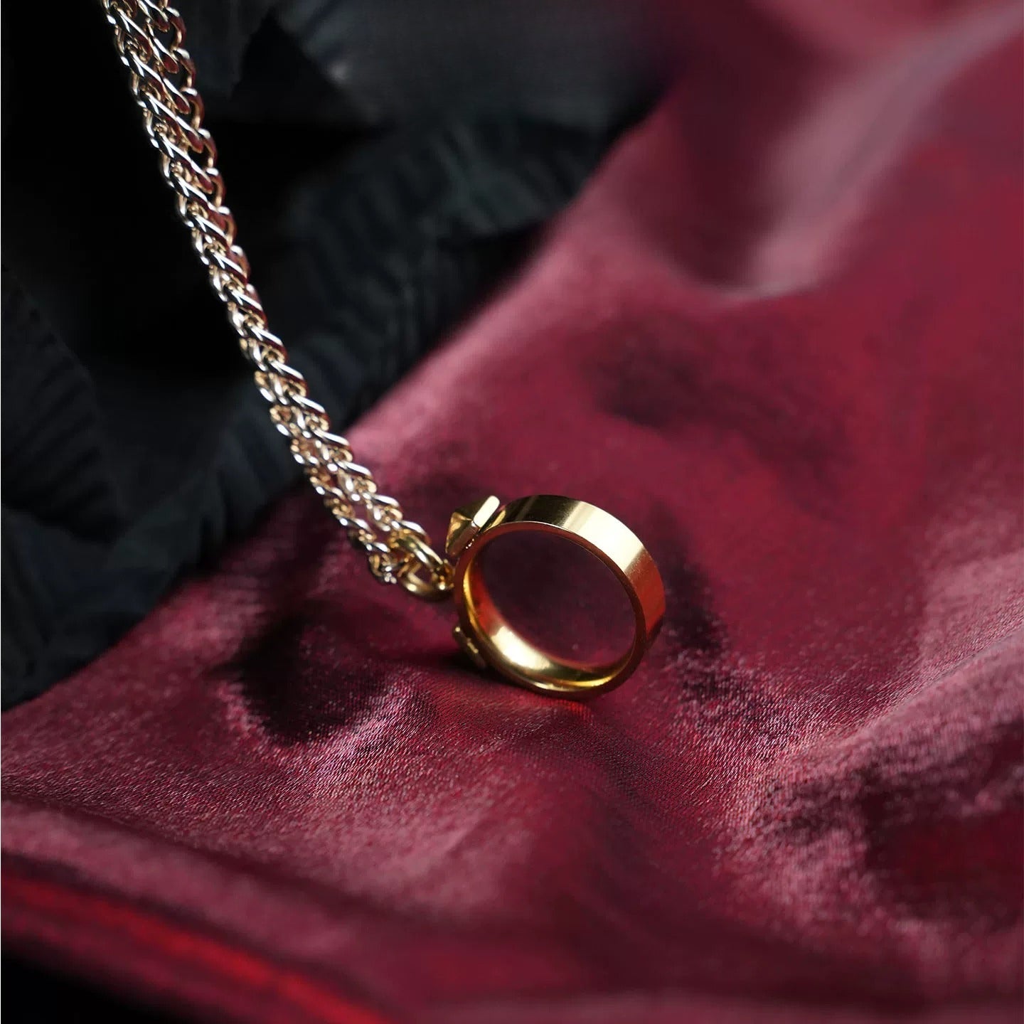 Finger shackles necklace sweater chain collarbone chain ring pendant male gold silver female choker