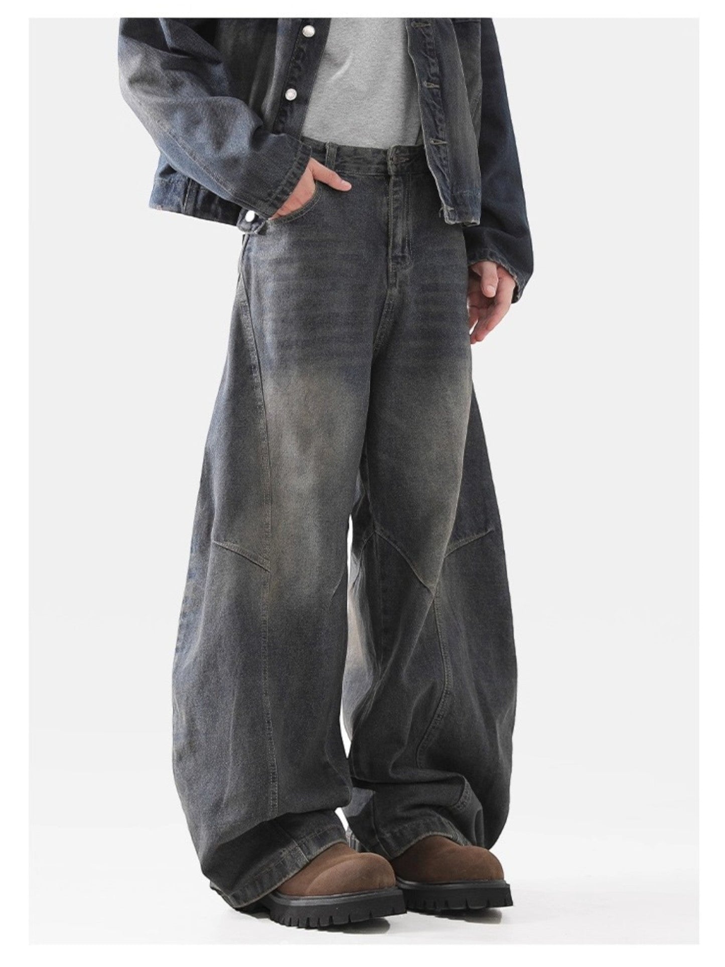 DECONSTRUCTED SABER-CUT JEANS st5070